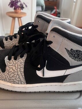 Nike Air Jordan 1 Mid SE “Elephant toe” size 10